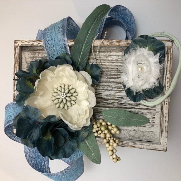 Belly Corsage - Blue/White - Blue Burlap Ribbon - Picture 5 of 12